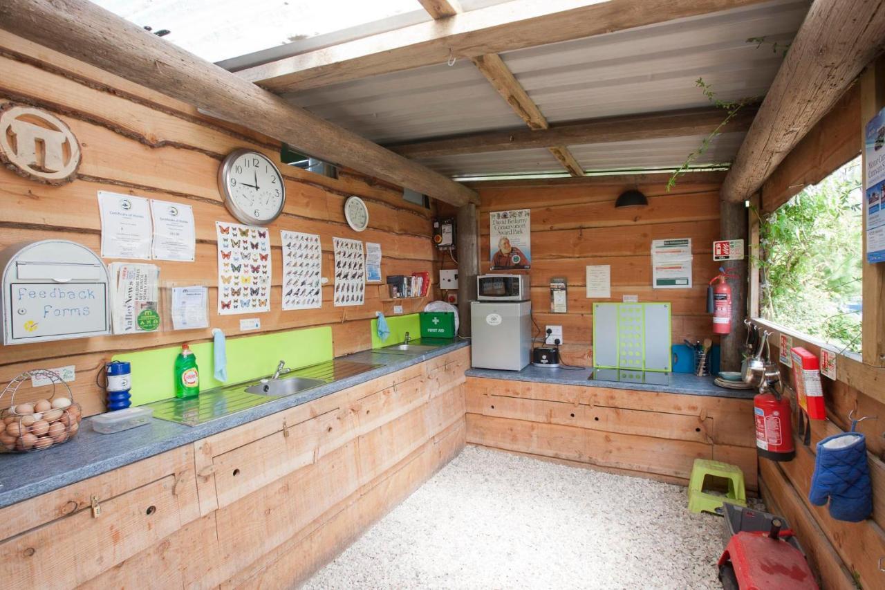 Stonehenge Campsite & Glamping Hotel Berwick St James ภายนอก รูปภาพ