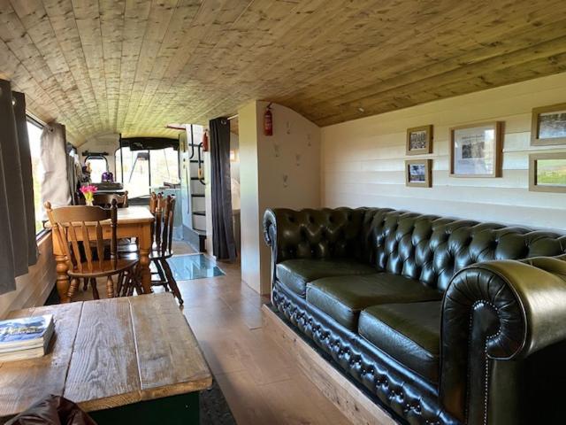 Stonehenge Campsite & Glamping Hotel Berwick St James ภายนอก รูปภาพ