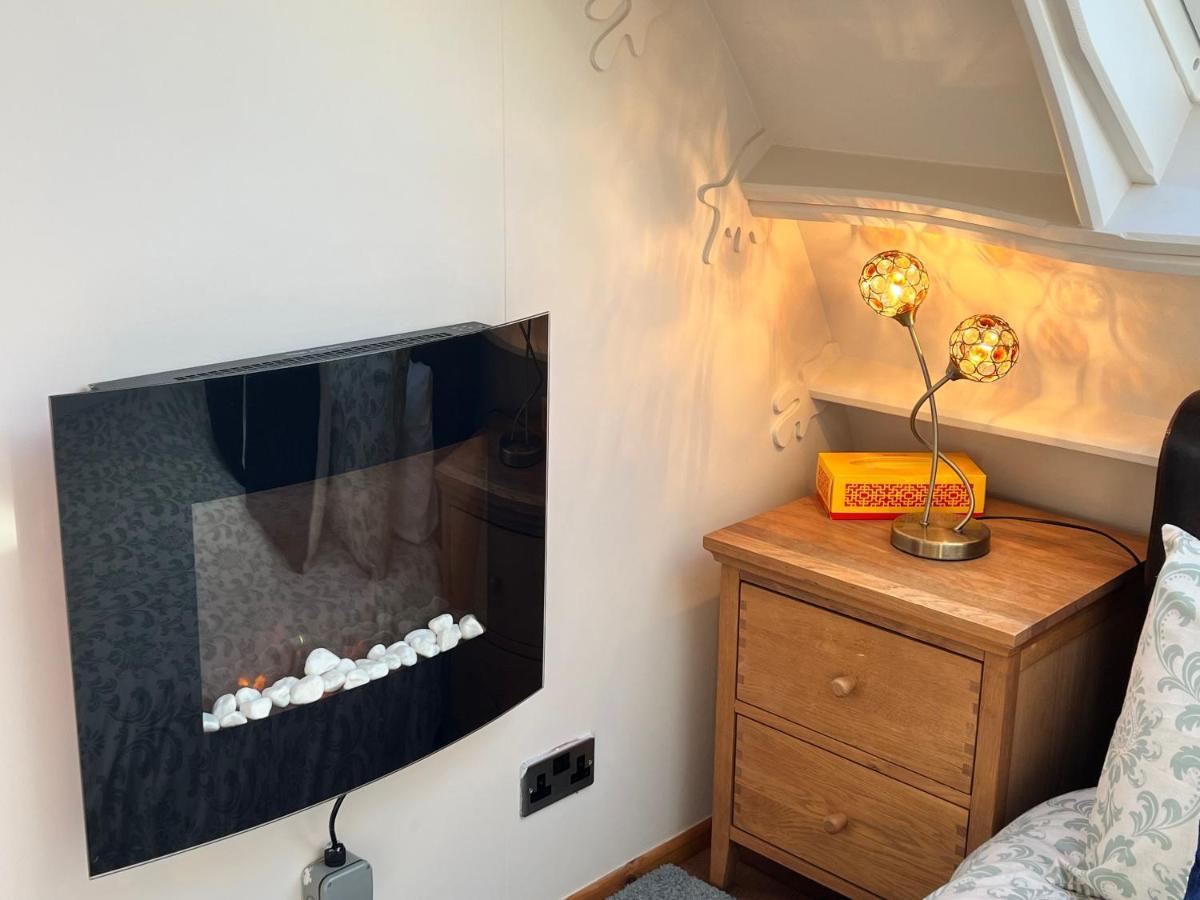 Stonehenge Campsite & Glamping Hotel Berwick St James ภายนอก รูปภาพ