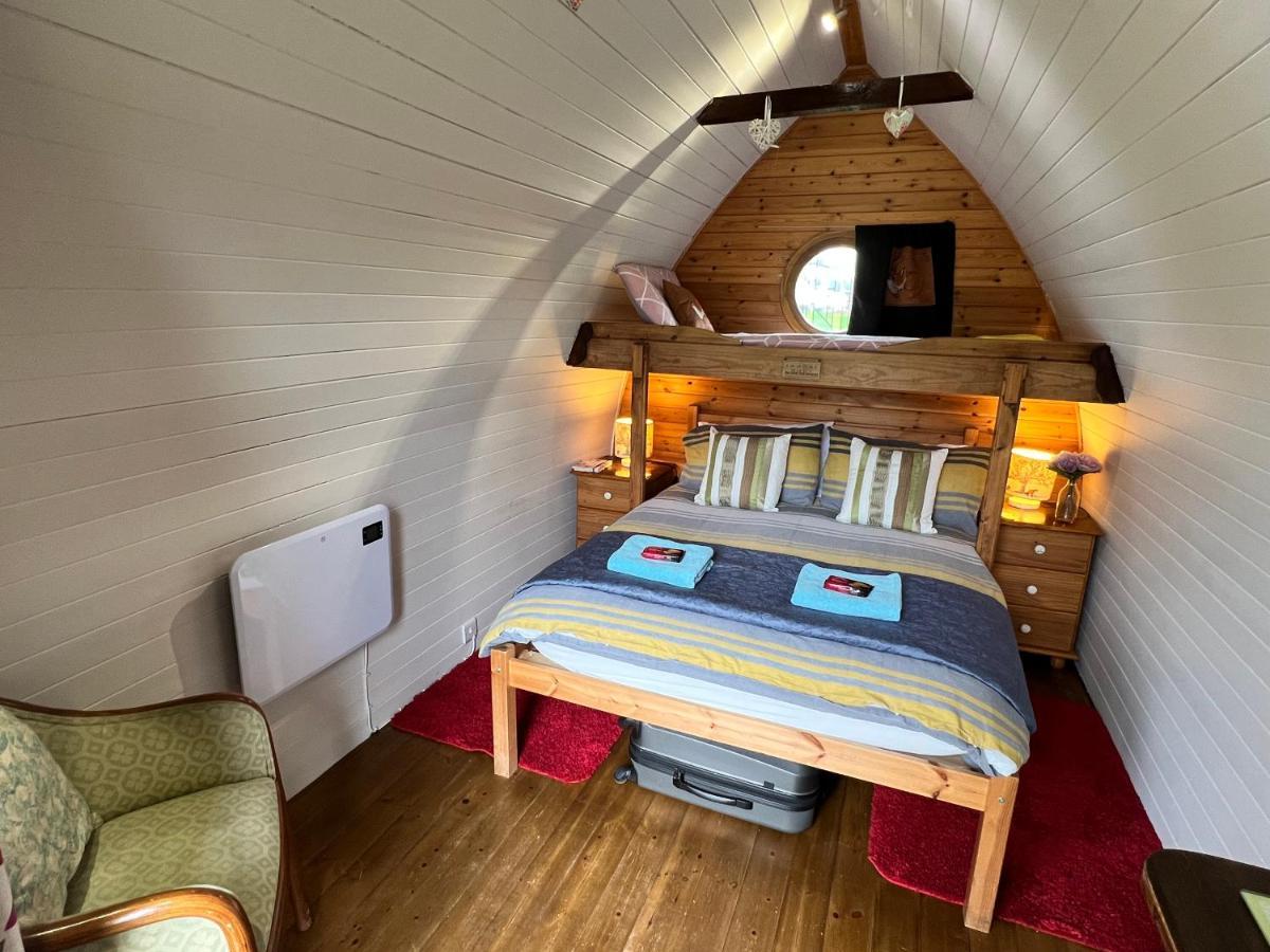 Stonehenge Campsite & Glamping Hotel Berwick St James ภายนอก รูปภาพ