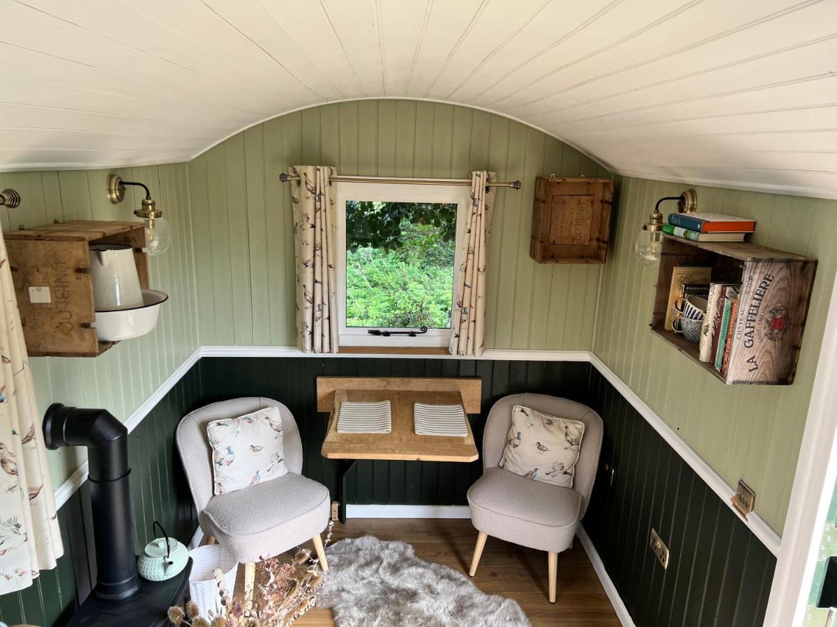 Stonehenge Campsite & Glamping Hotel Berwick St James ภายนอก รูปภาพ