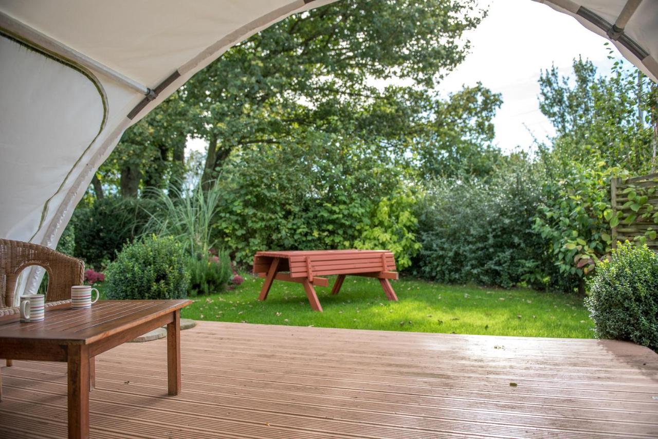 Stonehenge Campsite & Glamping Hotel Berwick St James ภายนอก รูปภาพ